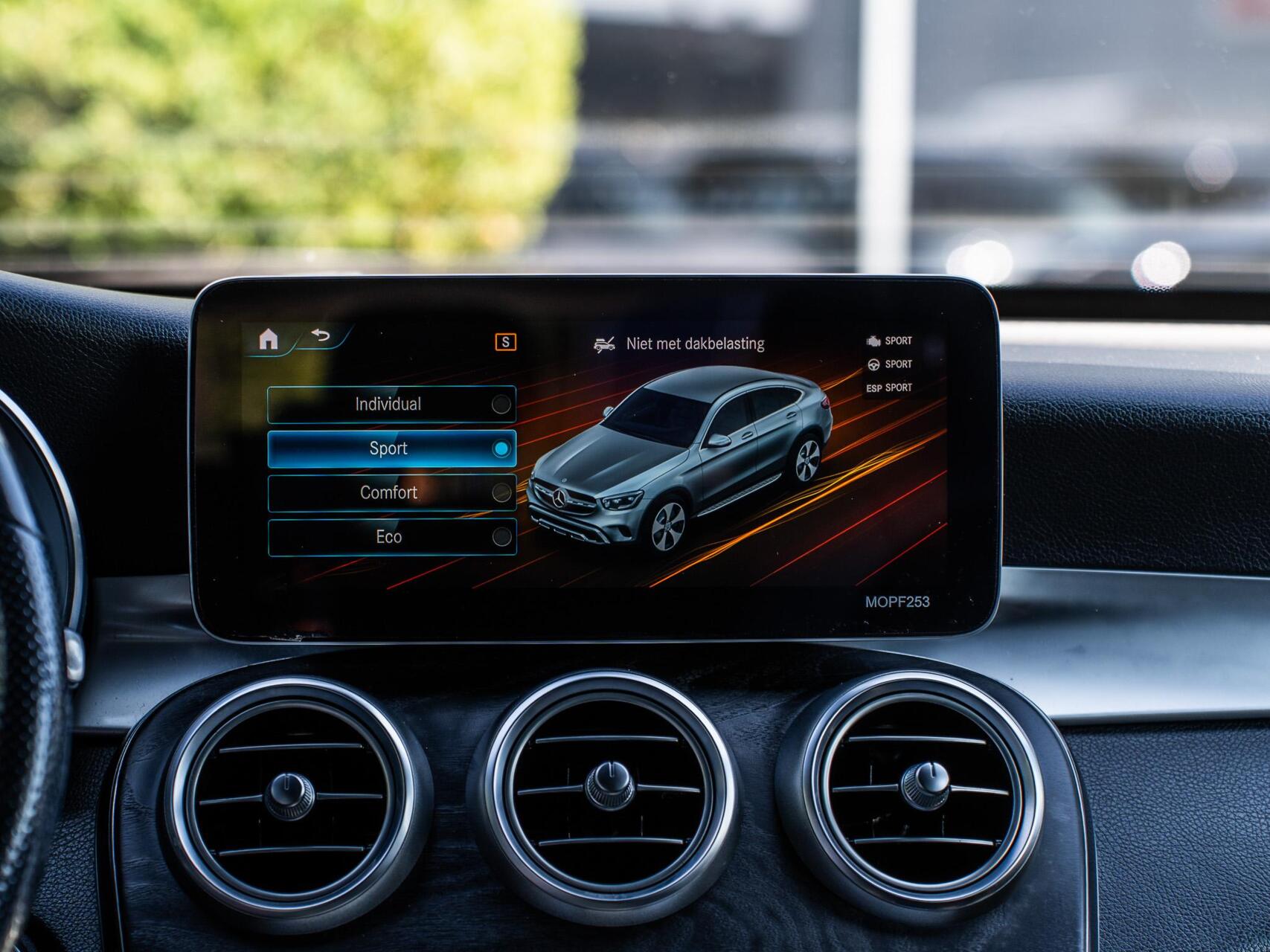 Foto van Mercedes-Benz GLC 220 D 4Matic