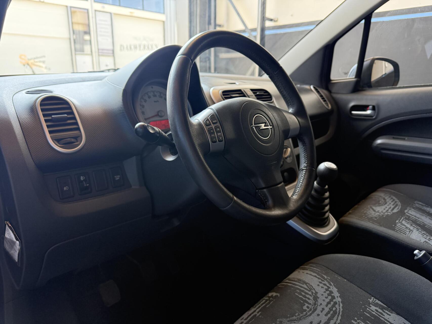 Foto van Opel Agila