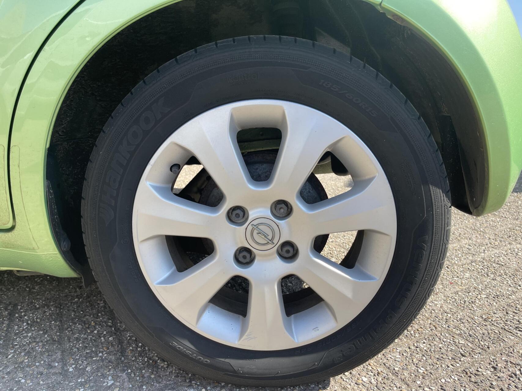 Foto van Opel Agila