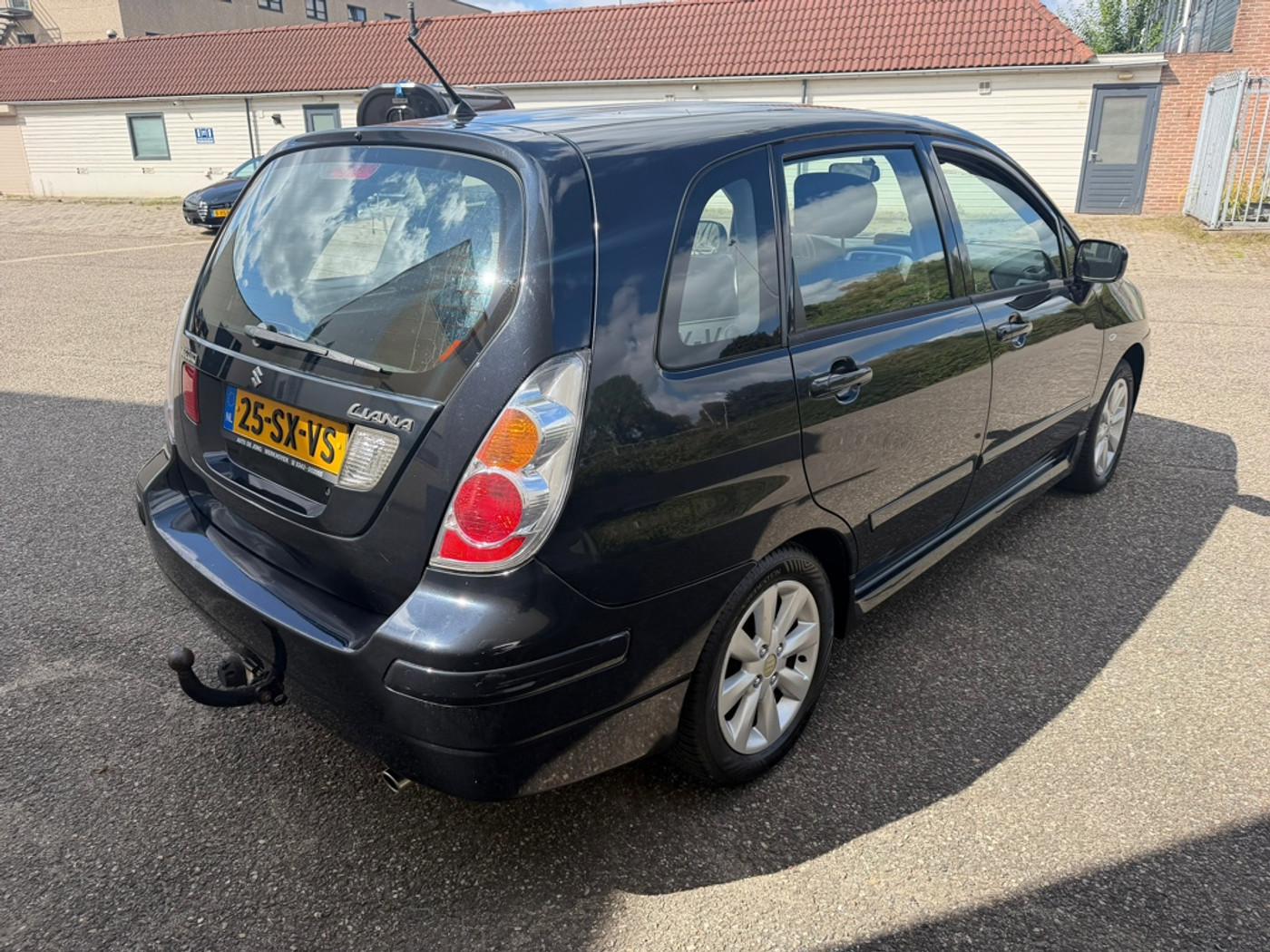 Foto van Suzuki Liana