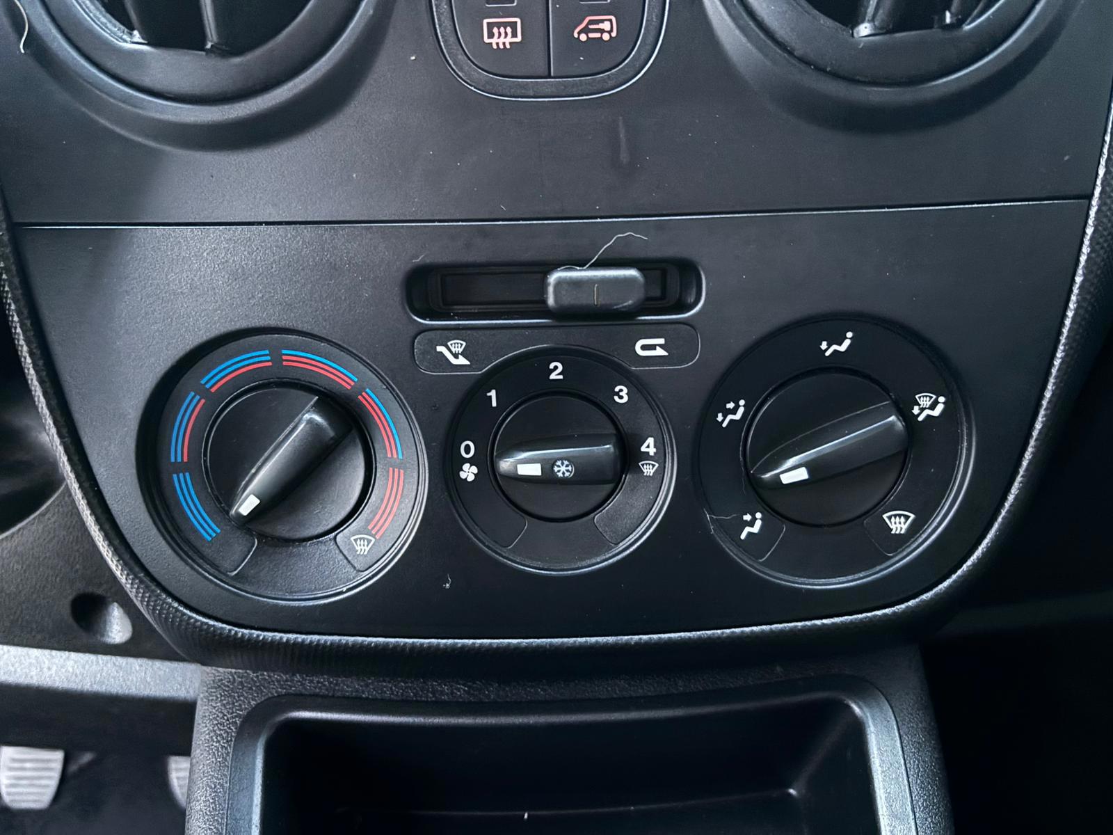 Foto van Peugeot Bipper