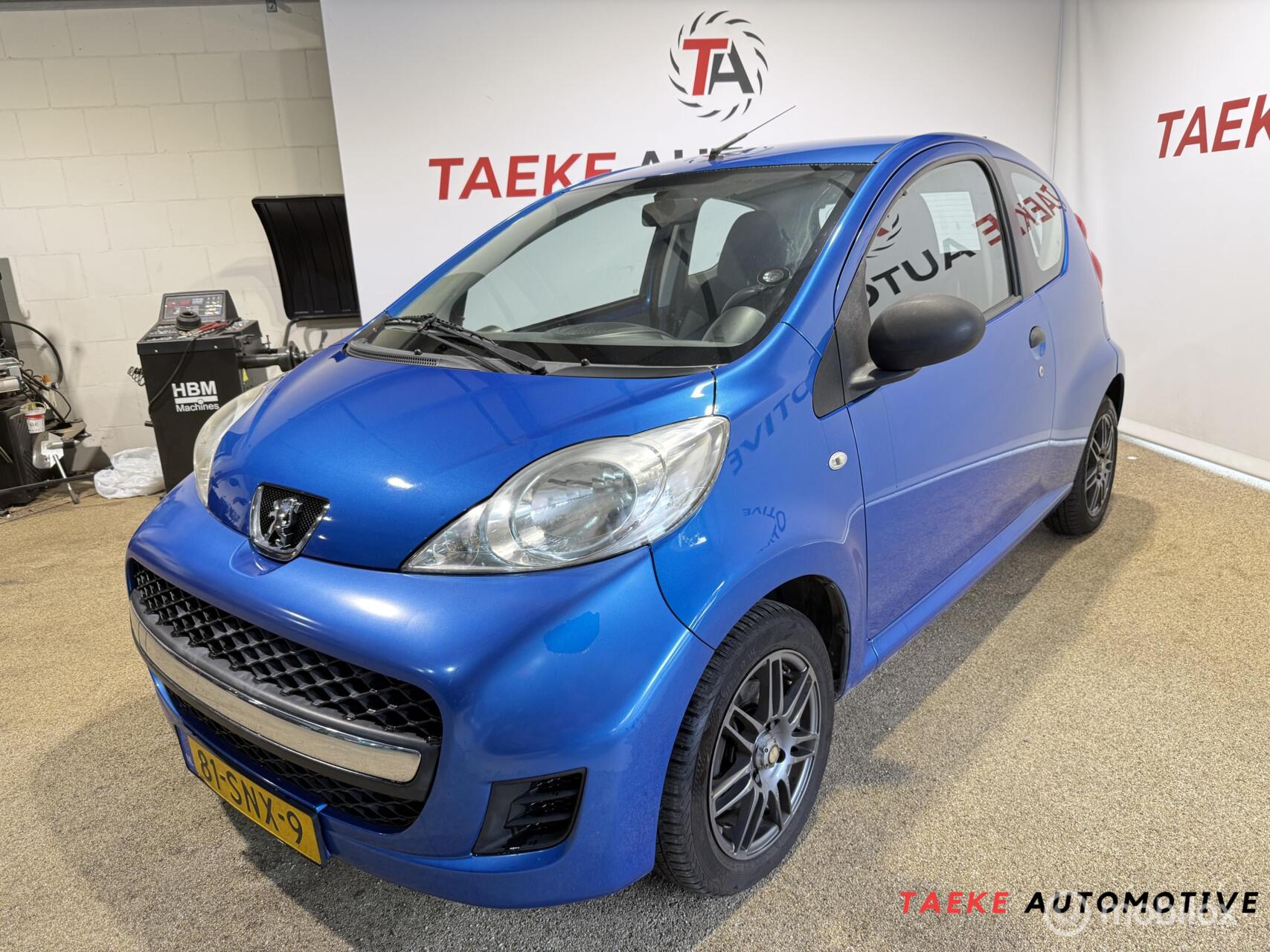 Peugeot 107 1.0-12V XS Airco/Apk 2011 - voorkant