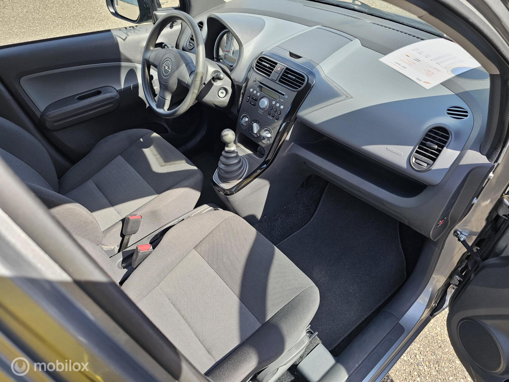 Foto van Opel Agila