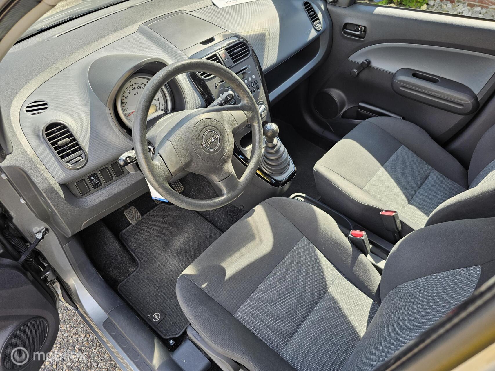 Foto van Opel Agila