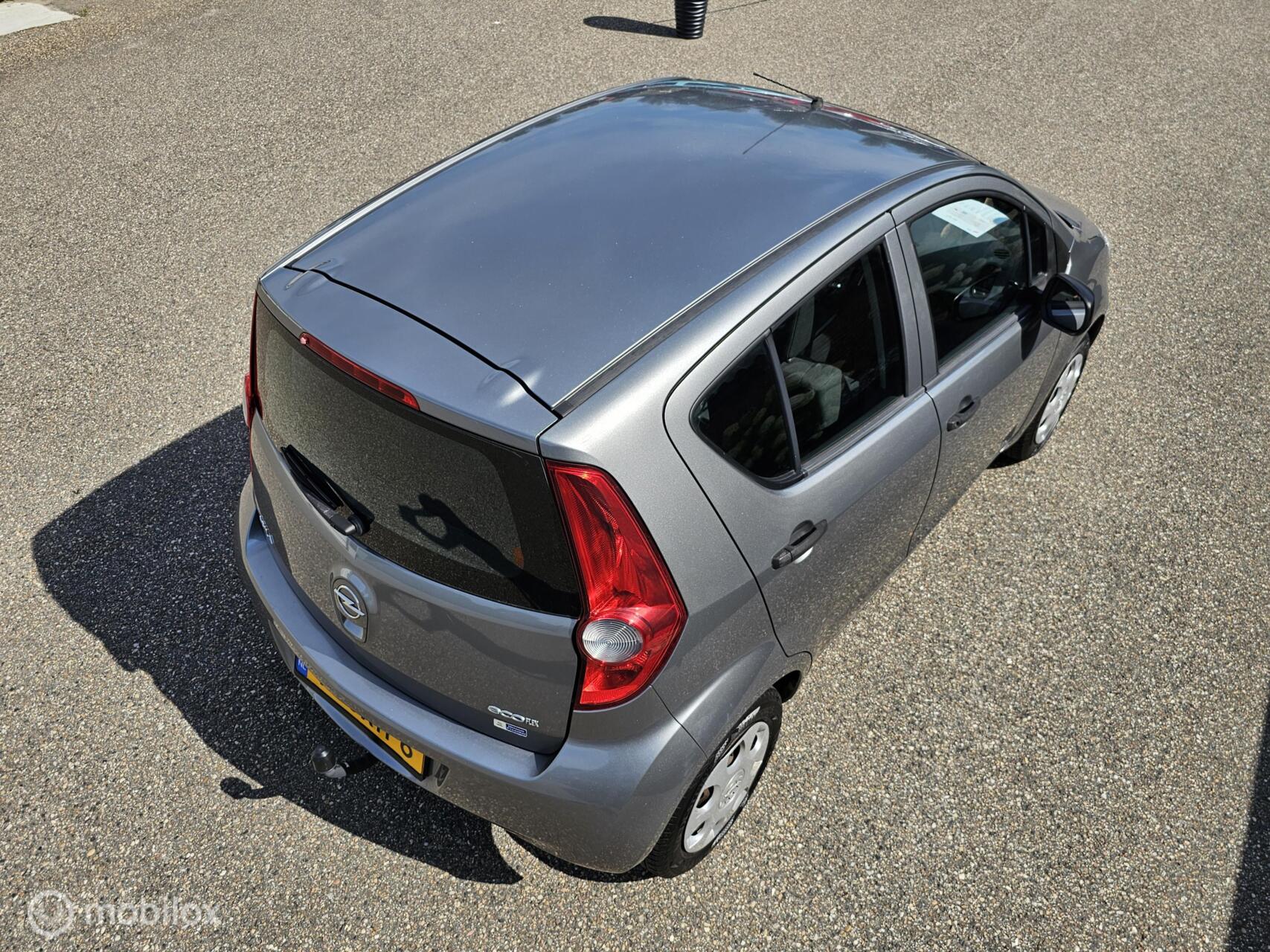 Foto van Opel Agila
