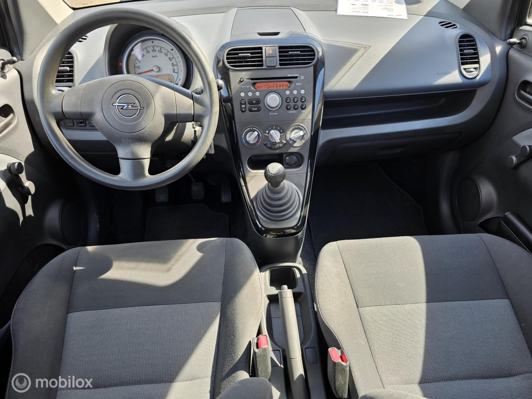 Foto van Opel Agila