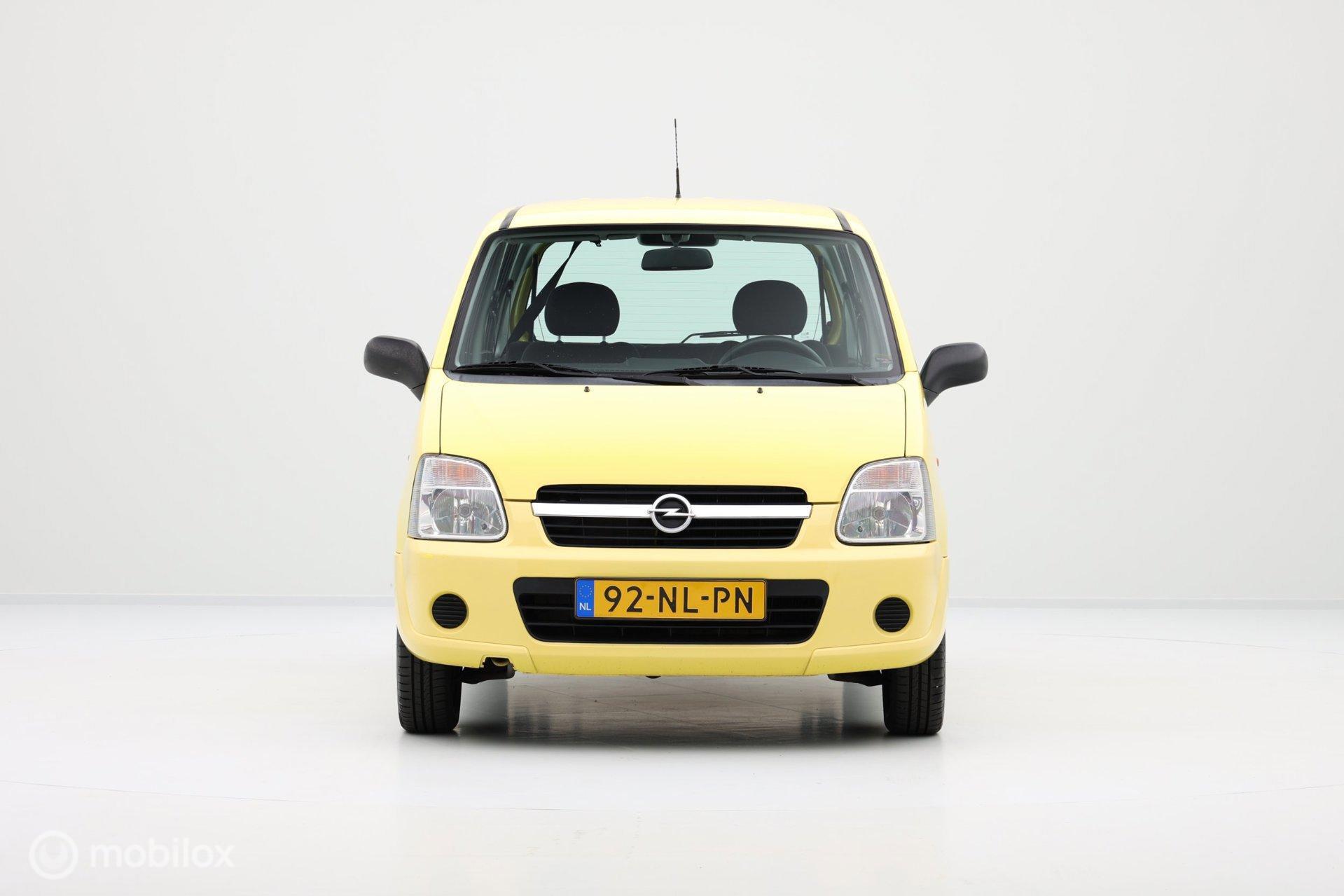 Opel Agila 1.0-12V Essentia 2003 - voorkant