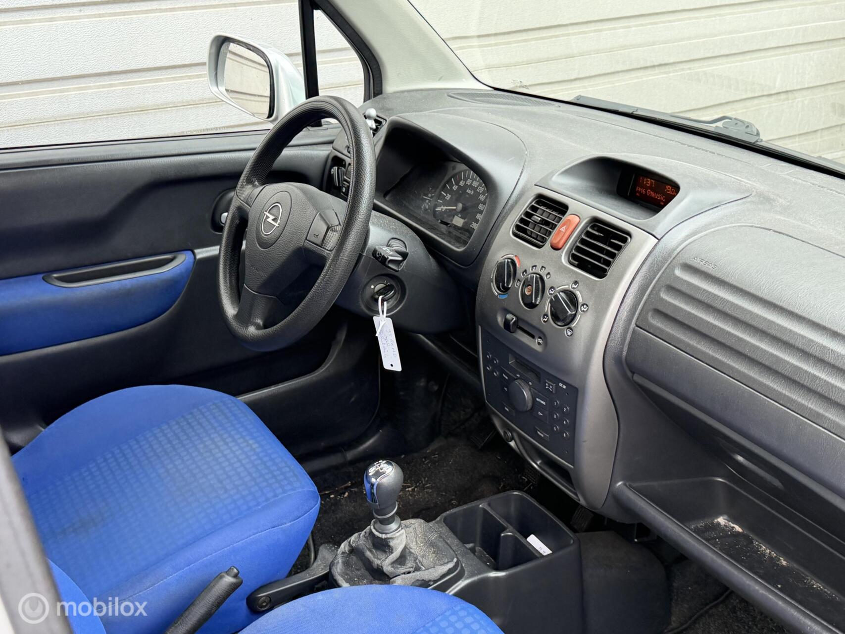 Foto van Opel Agila