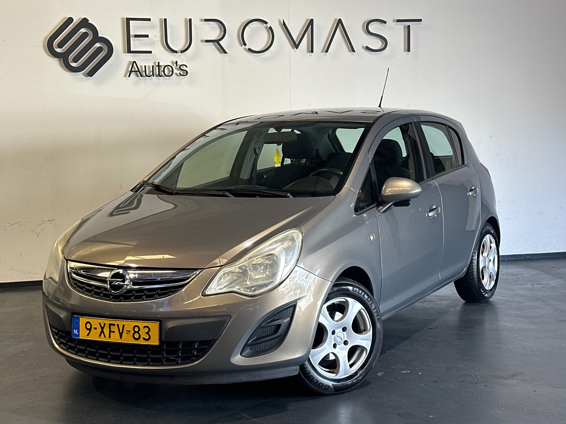 Opel Corsa 1.2-16V Anniversary Edition Airco | Nieuw Apk |Cruise | 5Drs 2012 - voorkant