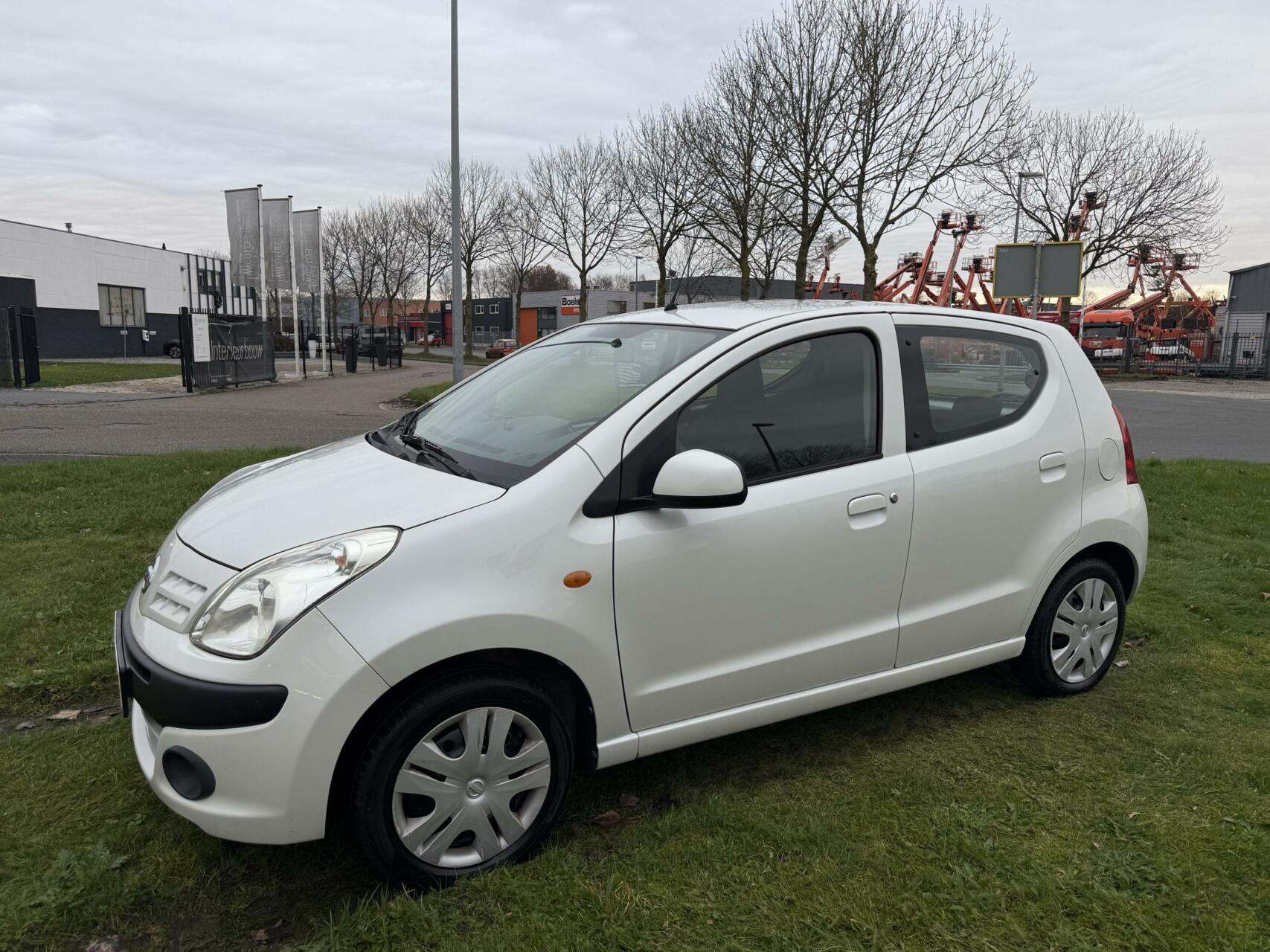 Foto van Nissan Pixo