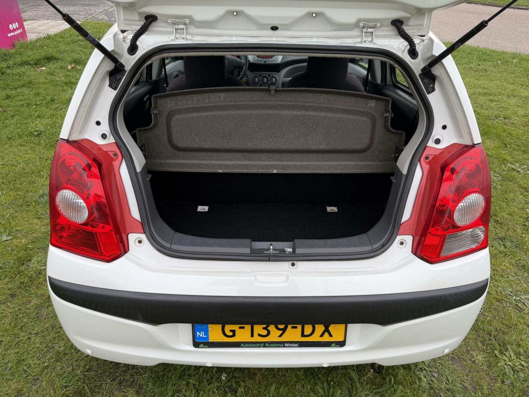 Foto van Nissan Pixo