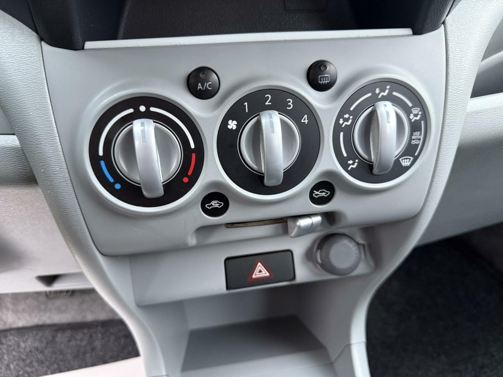 Foto van Nissan Pixo
