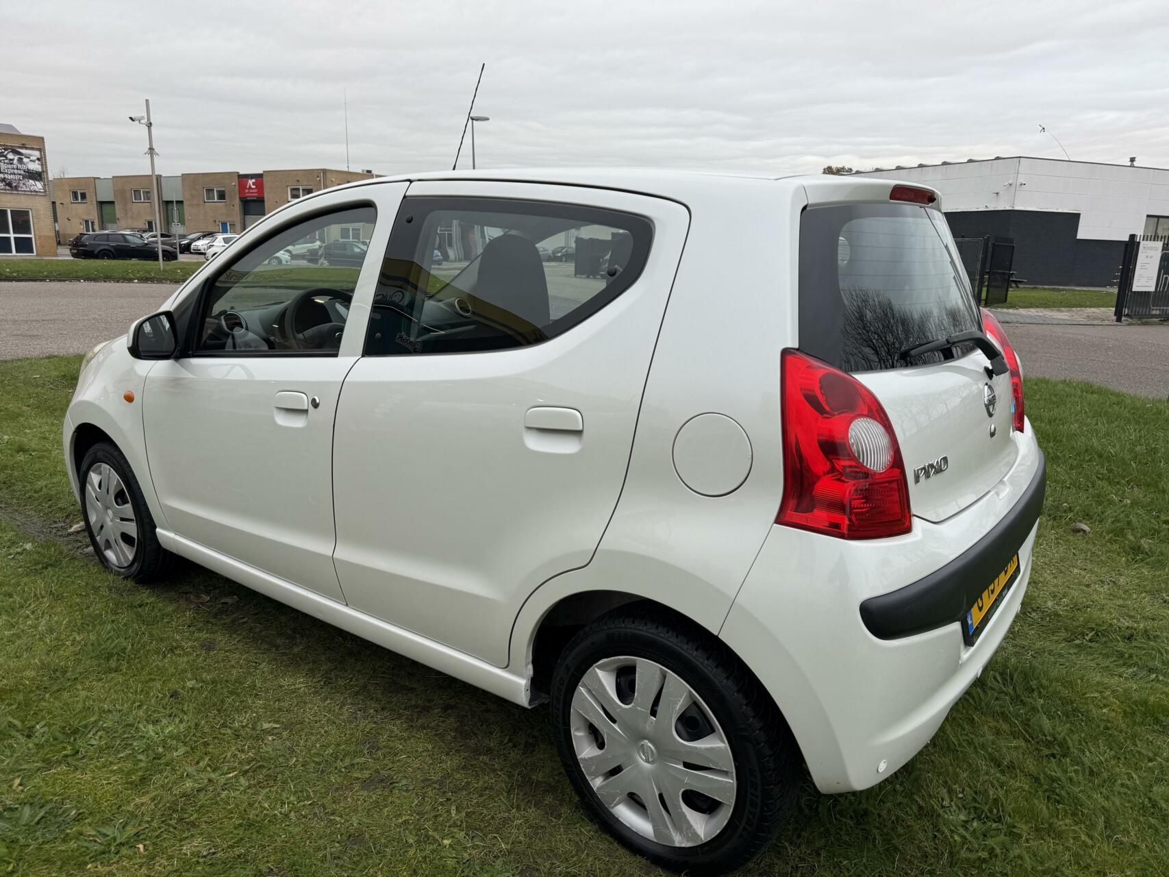 Foto van Nissan Pixo