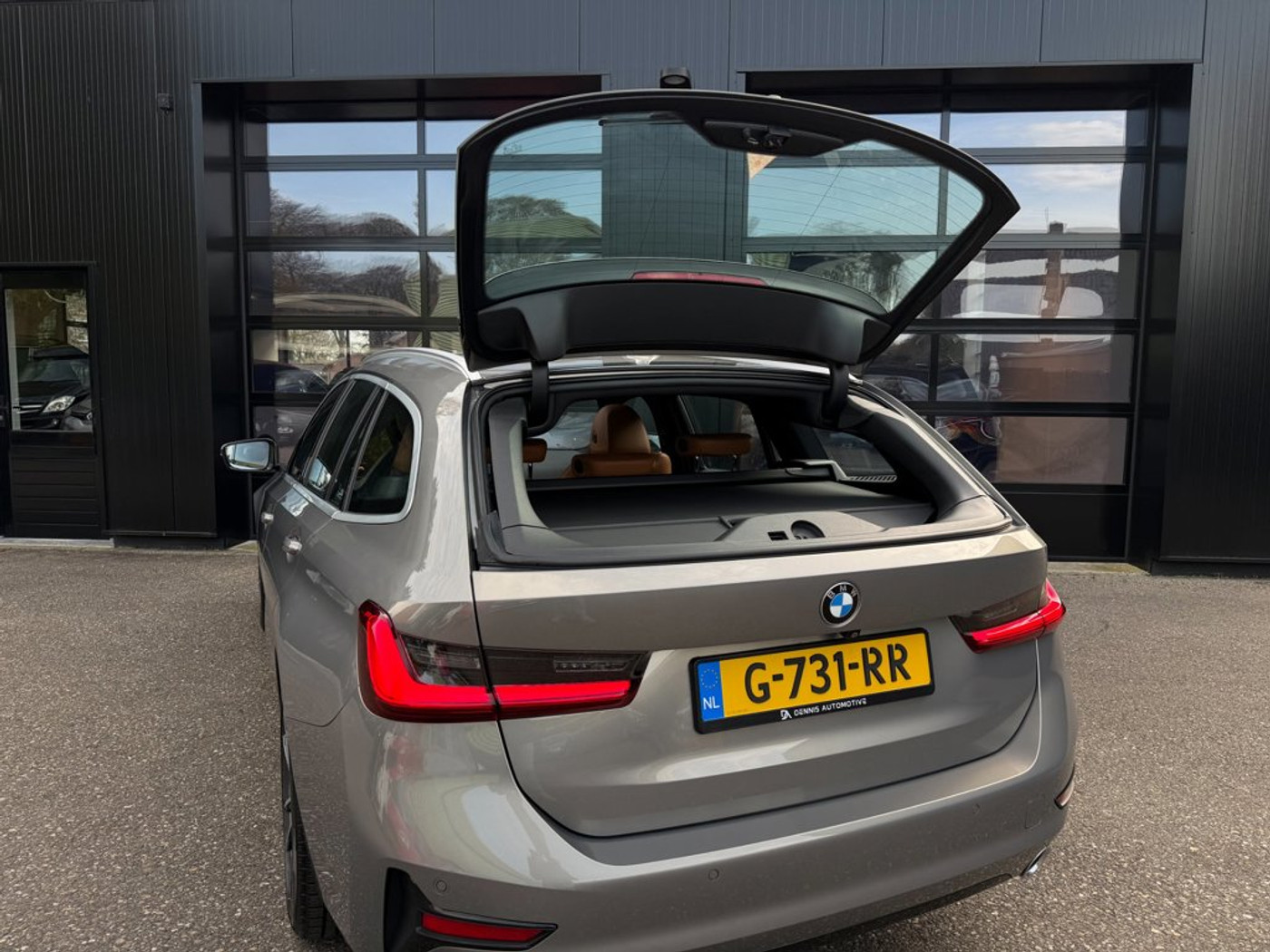 Foto van BMW 330i
