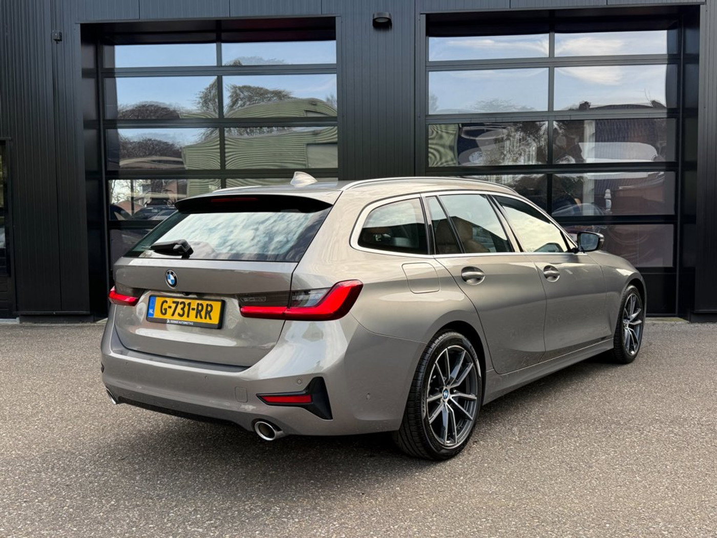 Foto van BMW 330i
