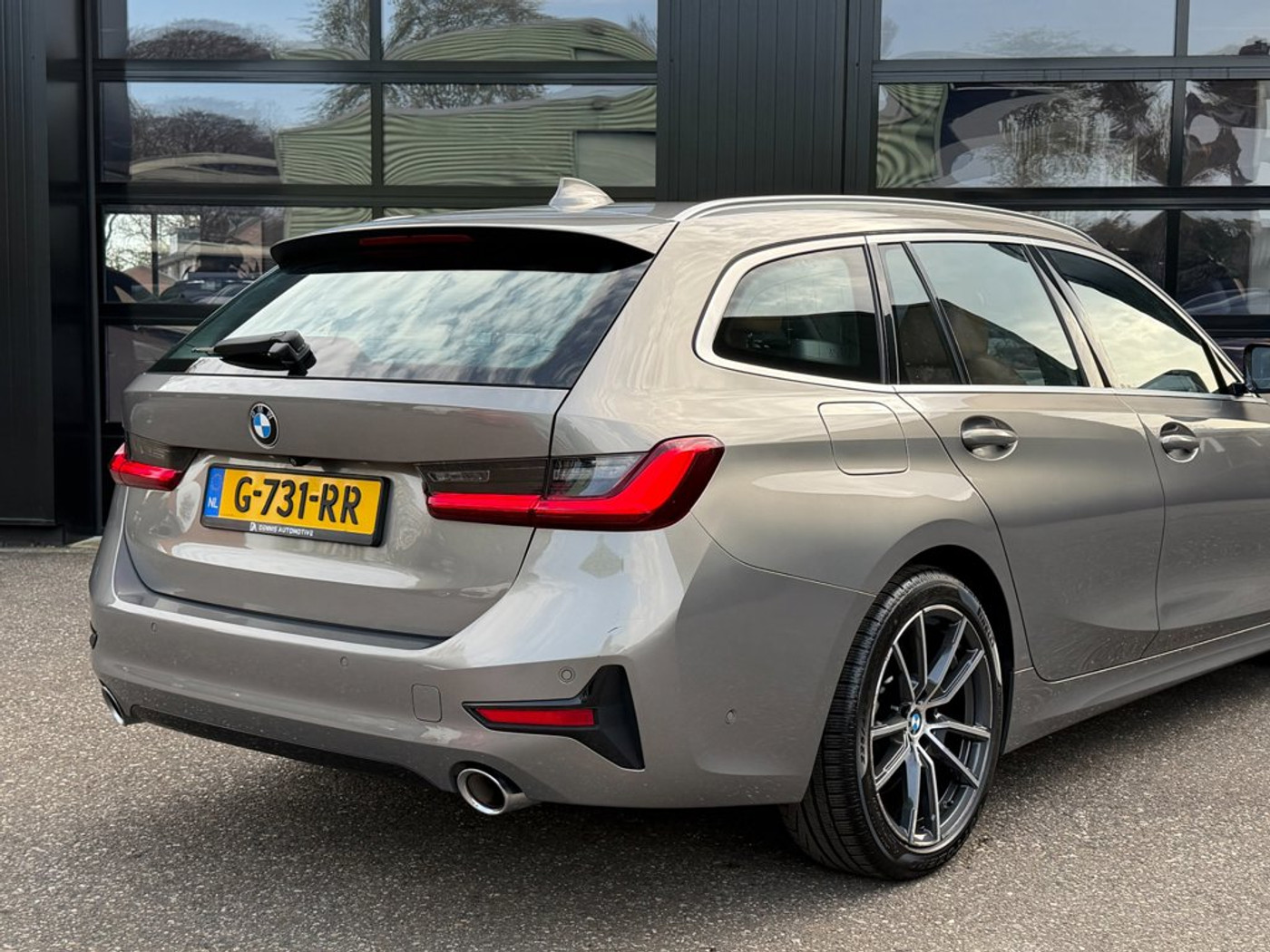 Foto van BMW 330i