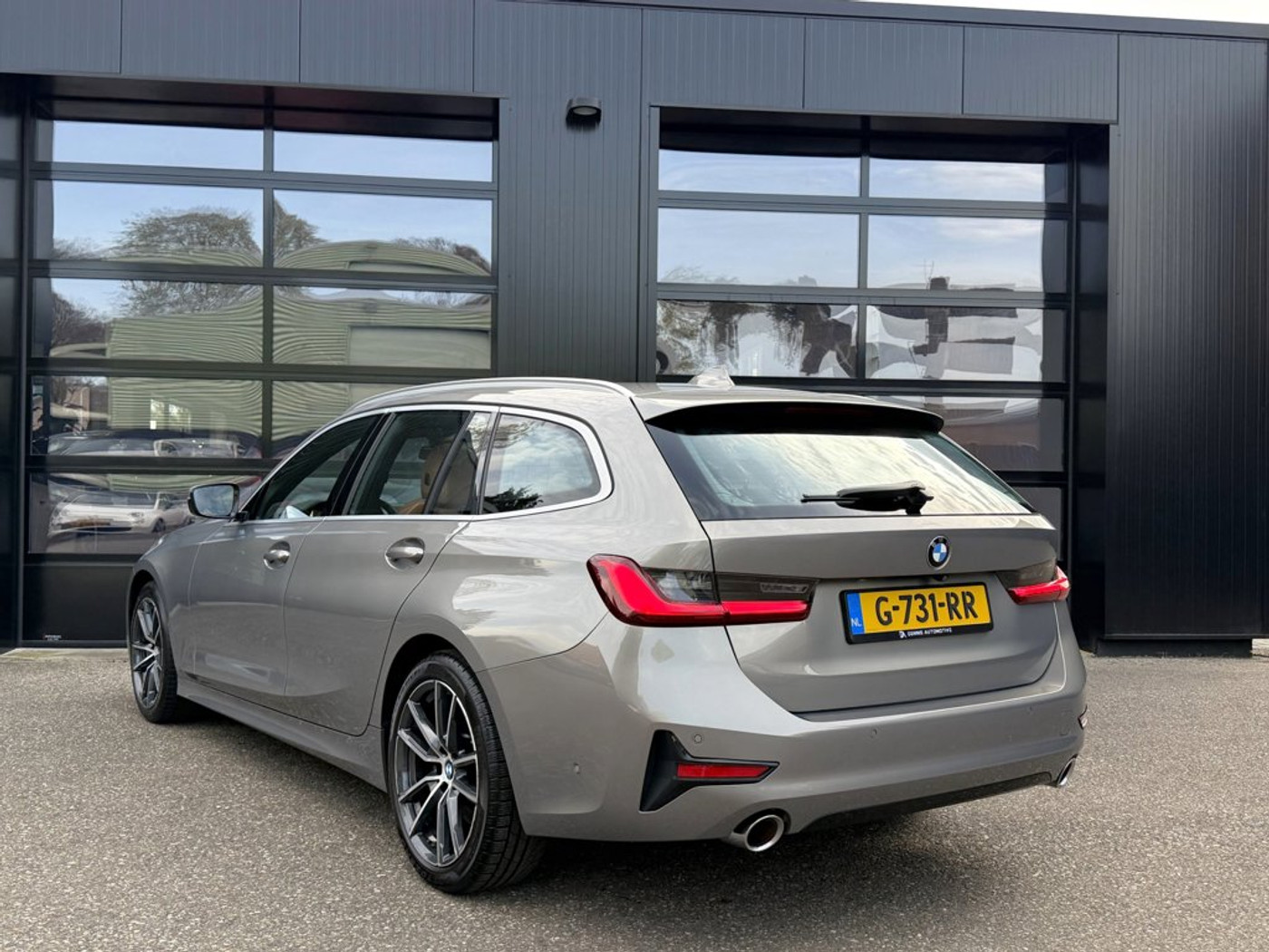 Foto van BMW 330i