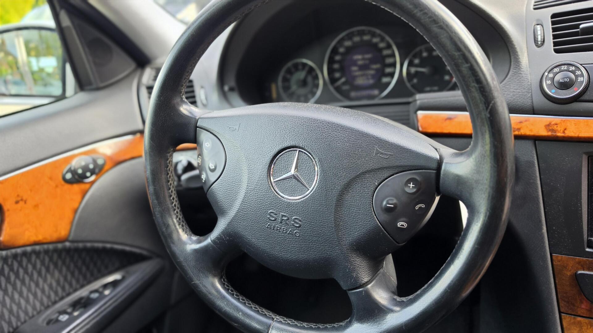 Foto van Mercedes-Benz E 200 Kompressor