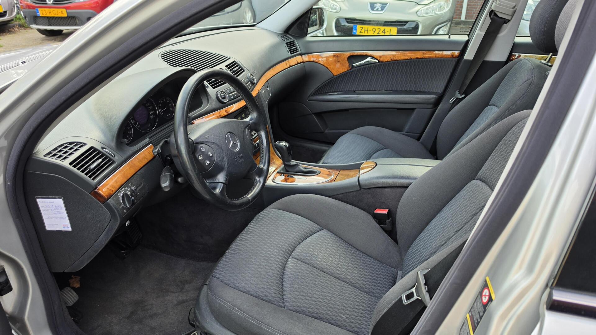 Foto van Mercedes-Benz E 200 Kompressor