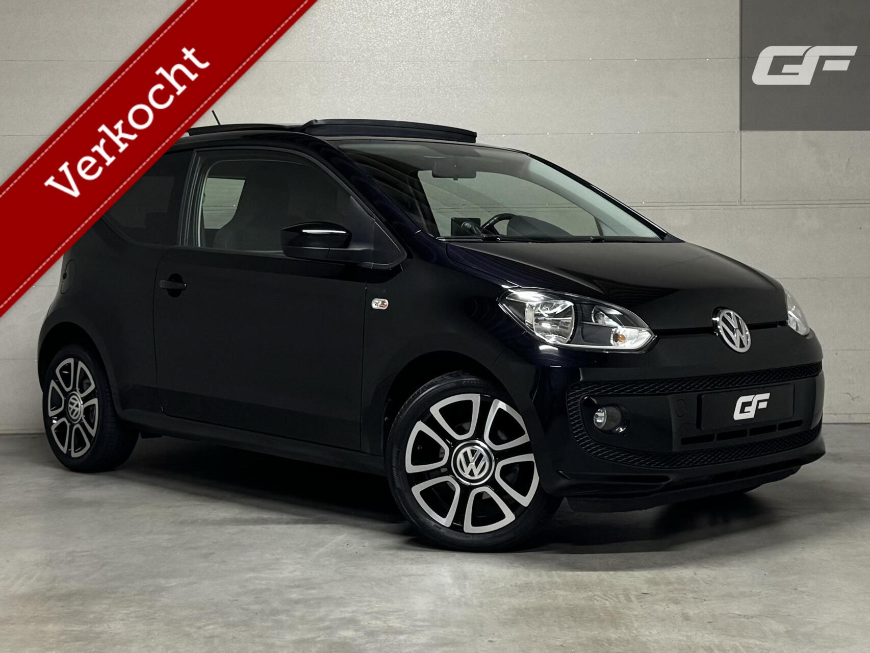 Volkswagen Up 1.0 Black up! Pano Navi 75PK Stoelverw. 2014 - voorkant
