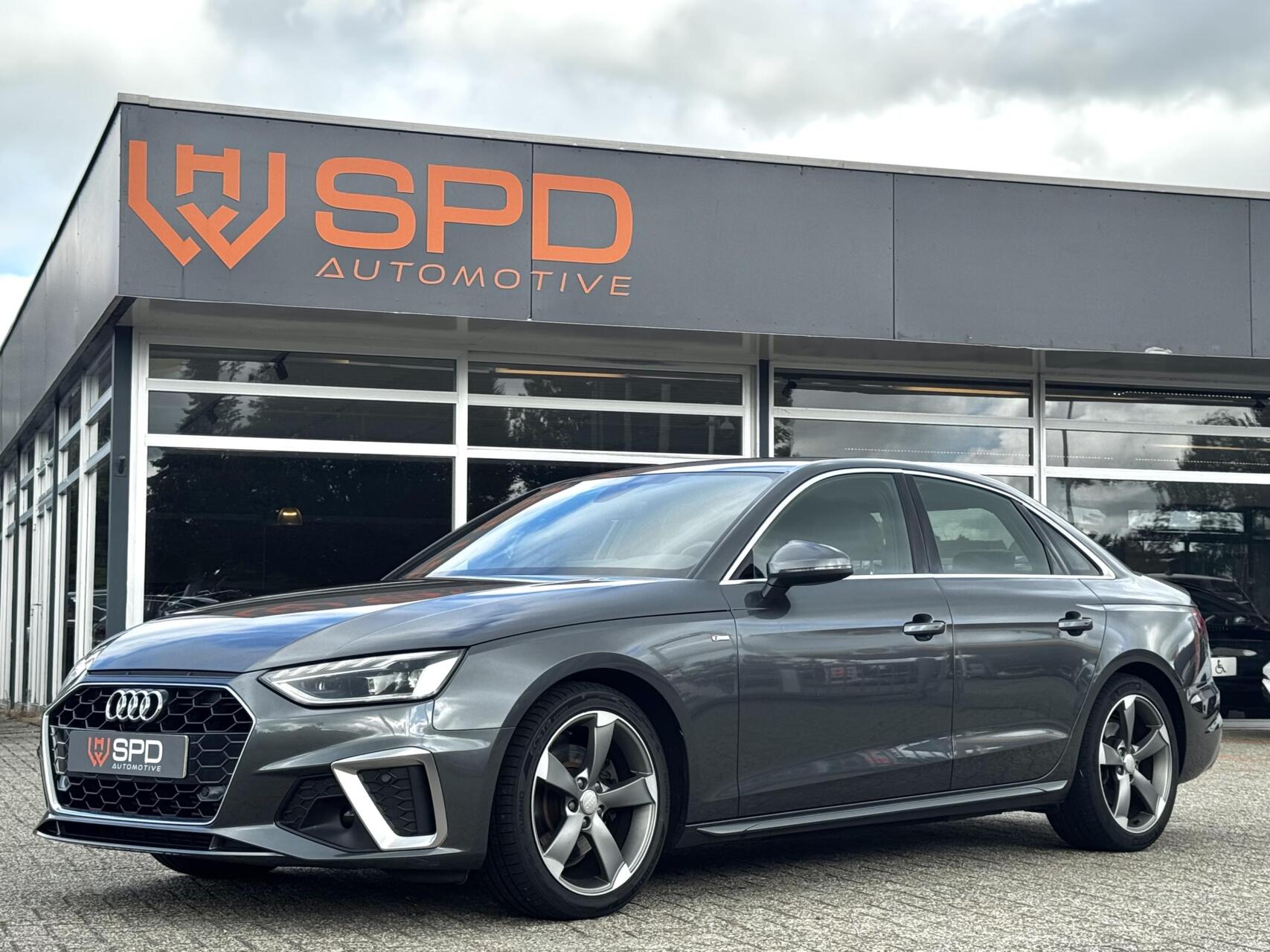 Audi A4 Limousine 35 TFSI S-Line|Matrix|Carplay|Trekhaak|NAP 2020 - voorkant