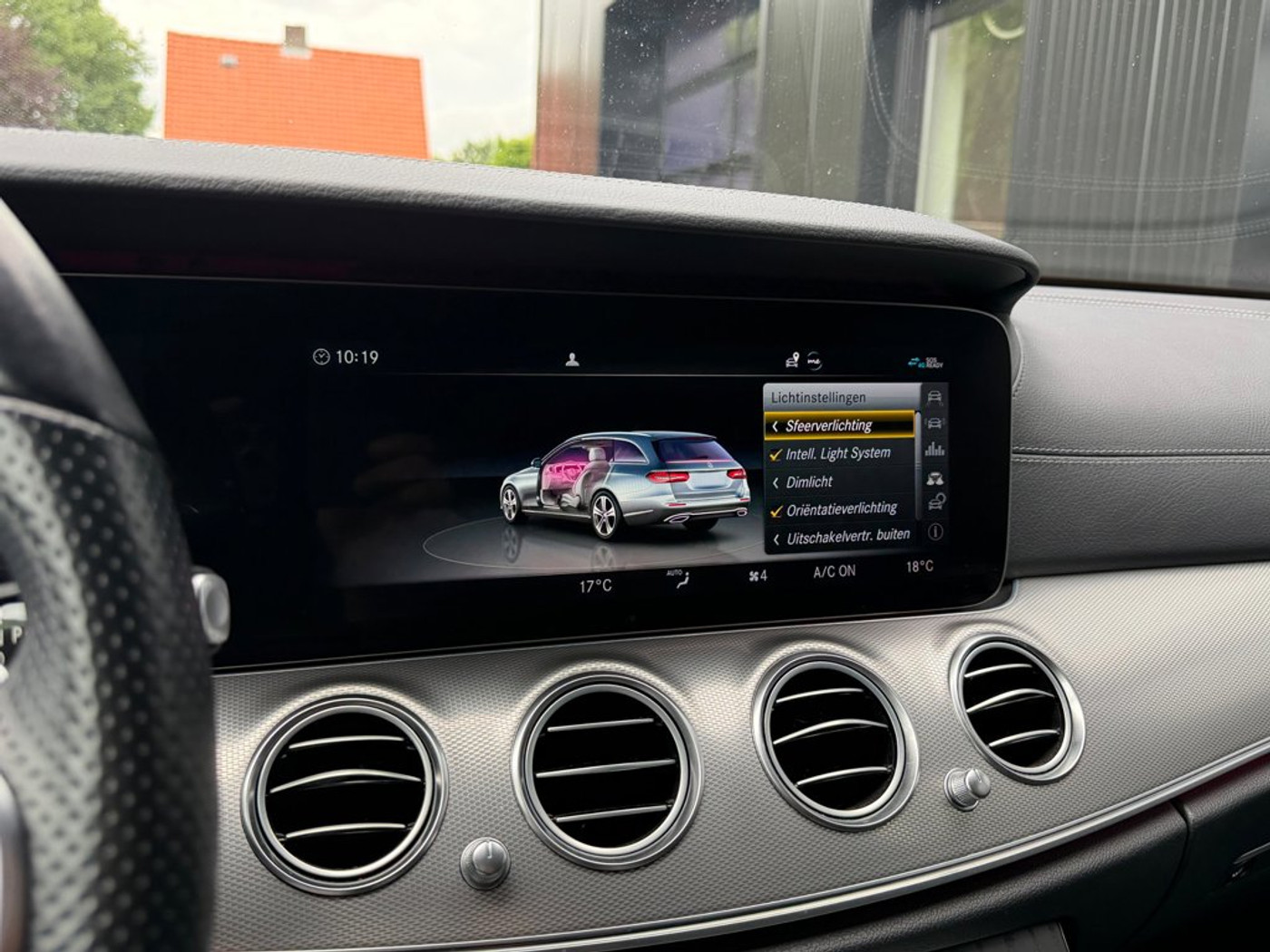 Foto van Mercedes-Benz E 200
