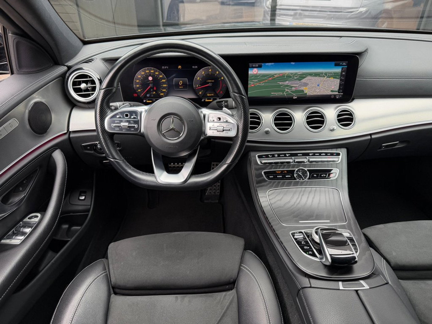 Foto van Mercedes-Benz E 200