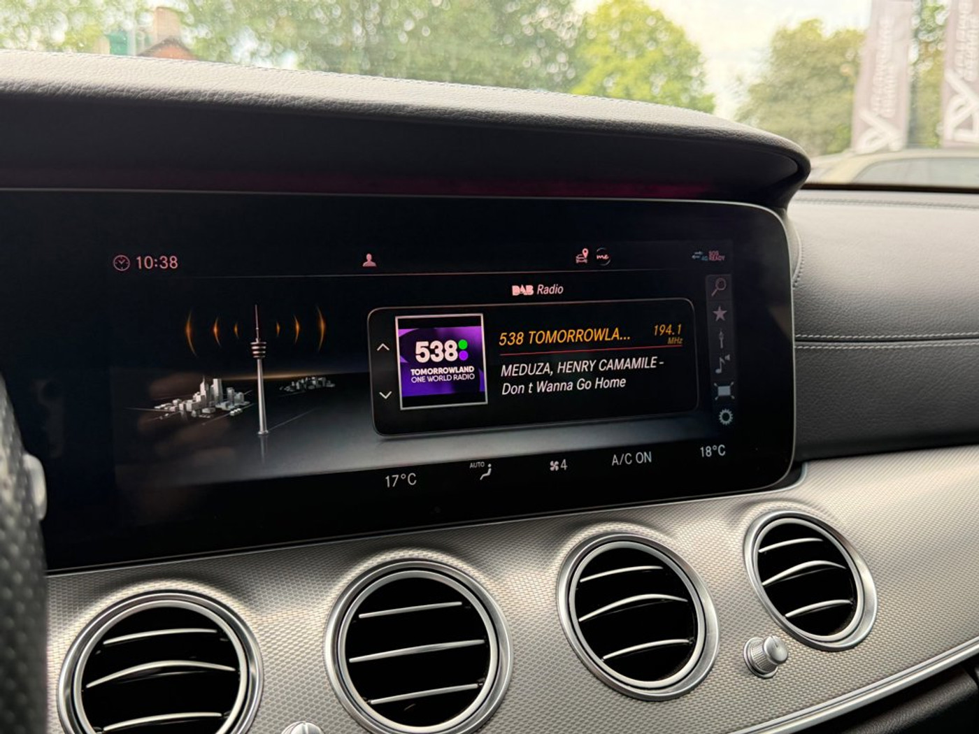 Foto van Mercedes-Benz E 200