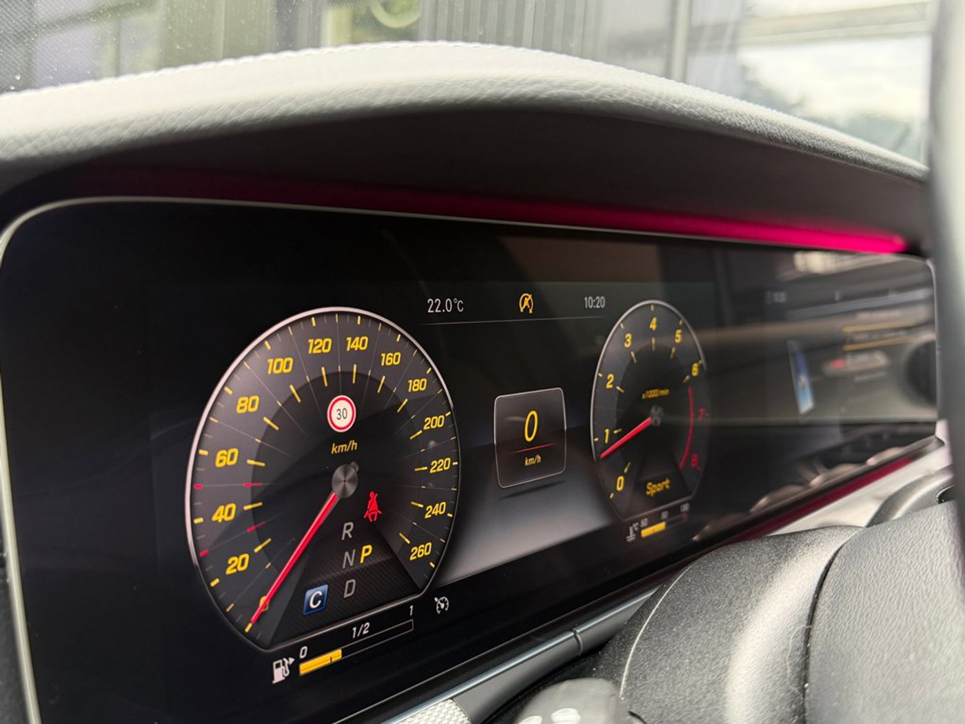 Foto van Mercedes-Benz E 200