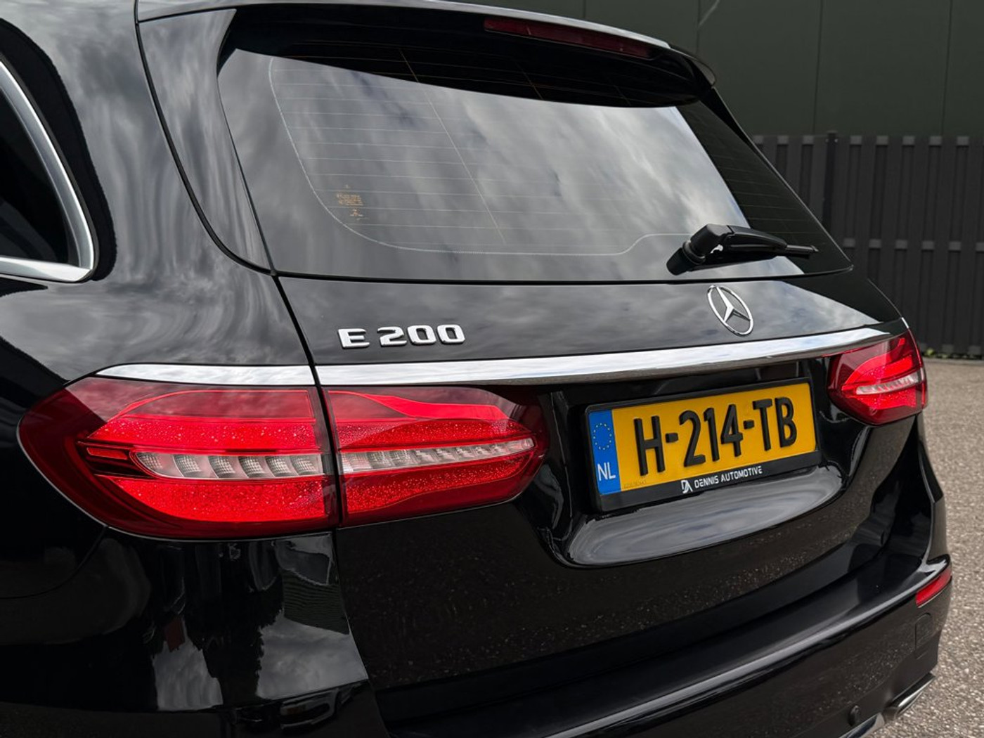 Foto van Mercedes-Benz E 200