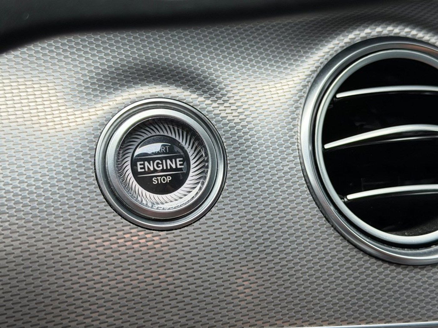 Foto van Mercedes-Benz E 200