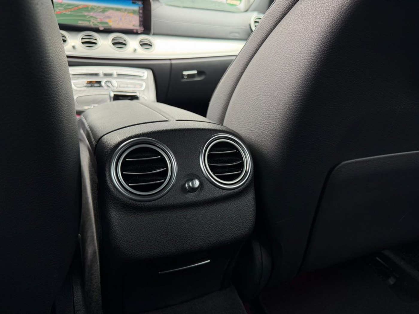 Foto van Mercedes-Benz E 200