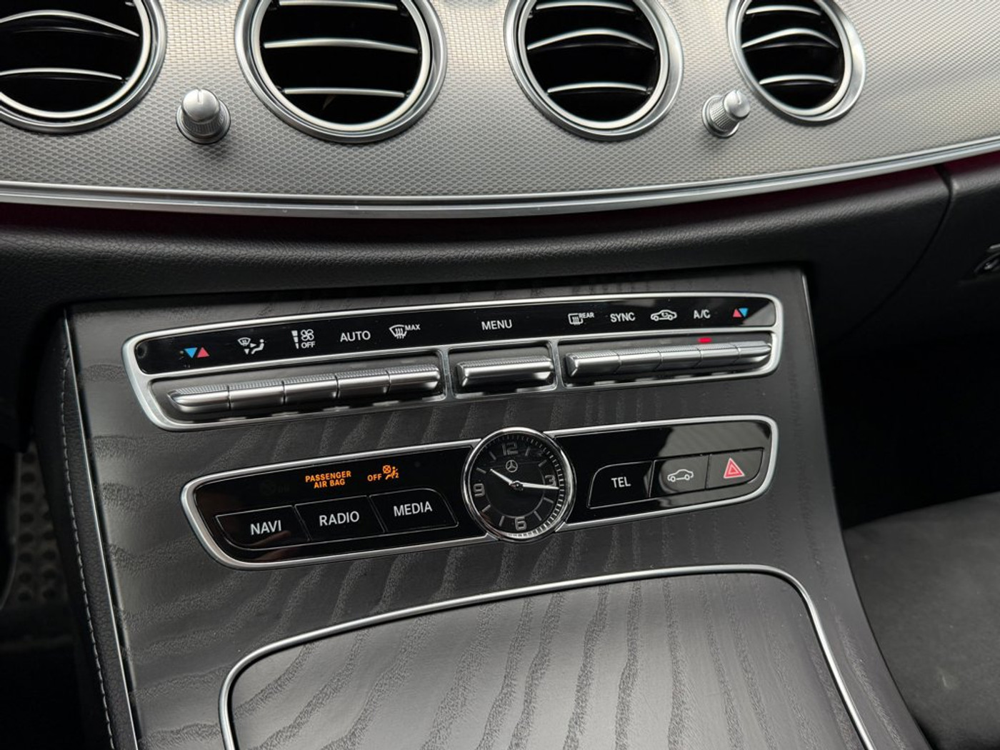 Foto van Mercedes-Benz E 200