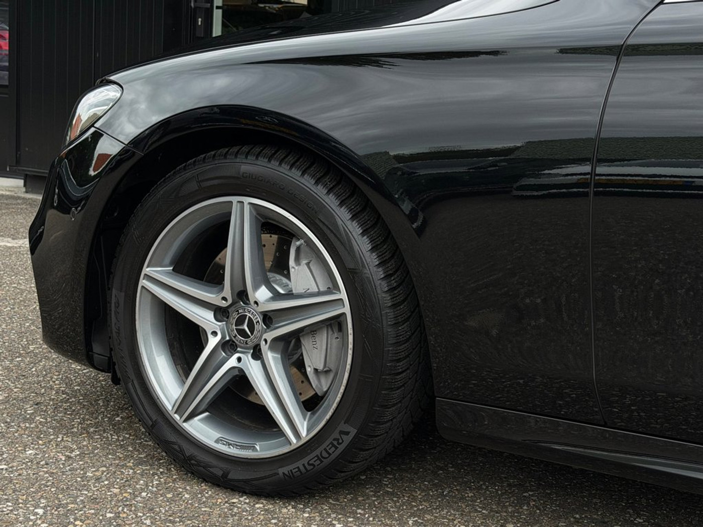 Foto van Mercedes-Benz E 200