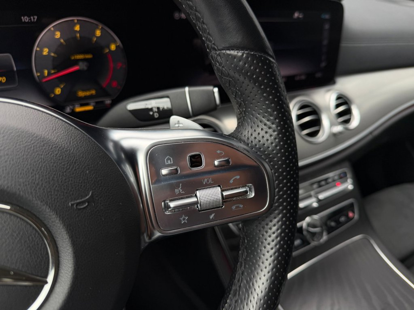 Foto van Mercedes-Benz E 200