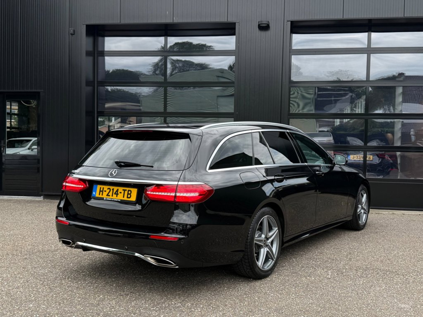 Foto van Mercedes-Benz E 200