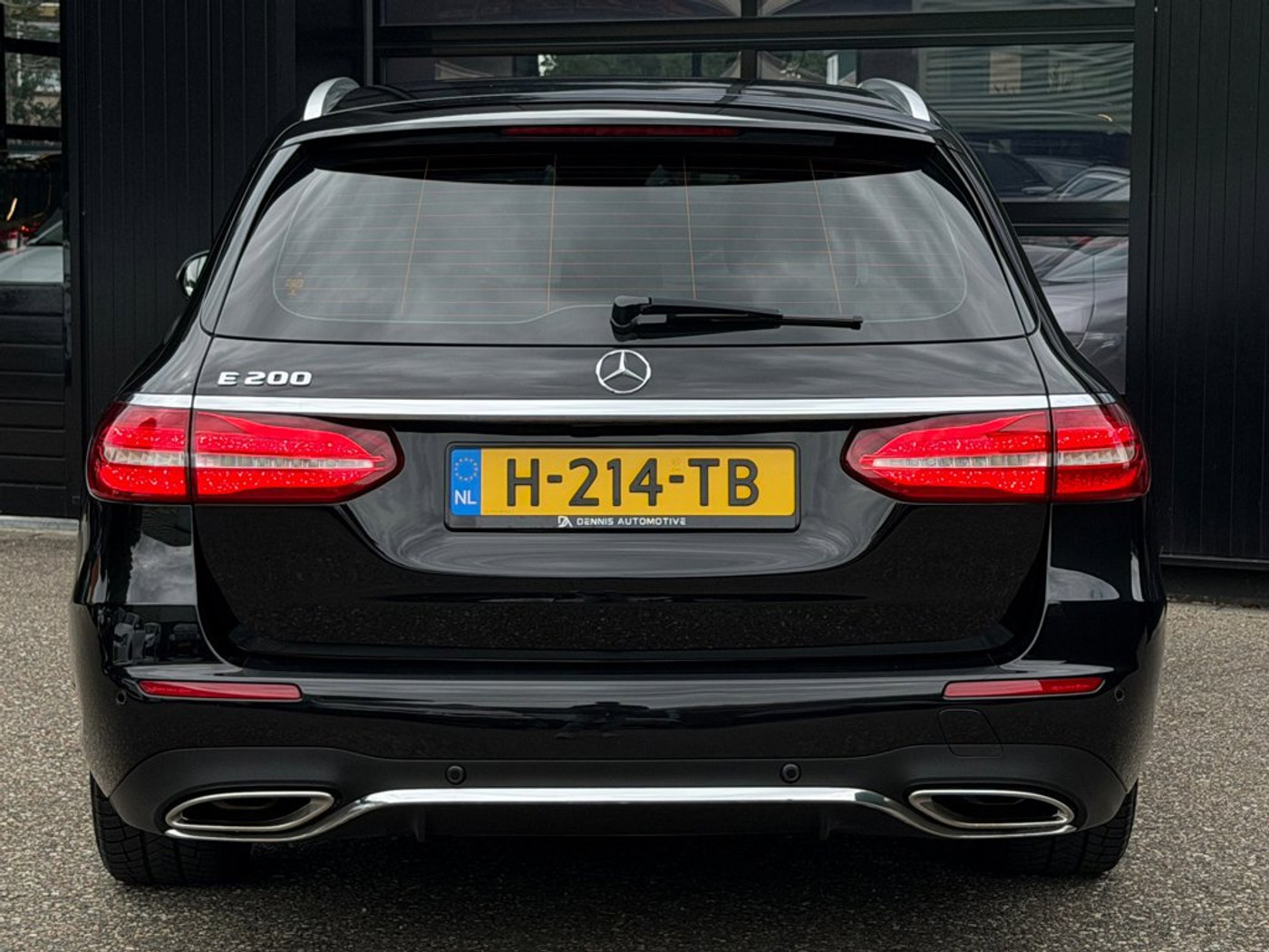 Foto van Mercedes-Benz E 200