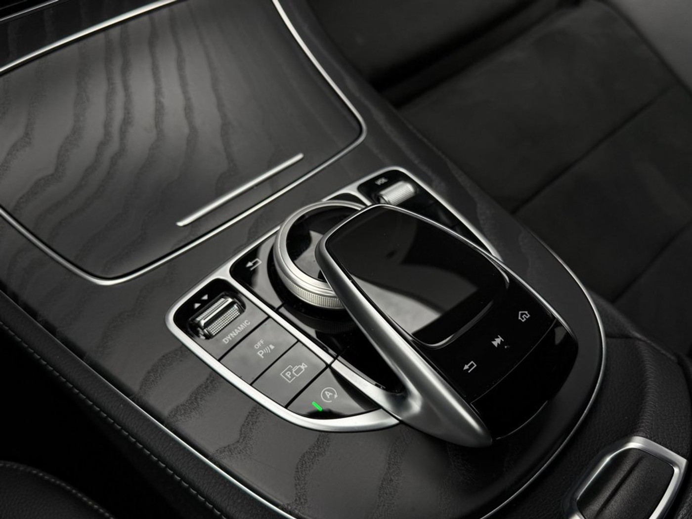 Foto van Mercedes-Benz E 200