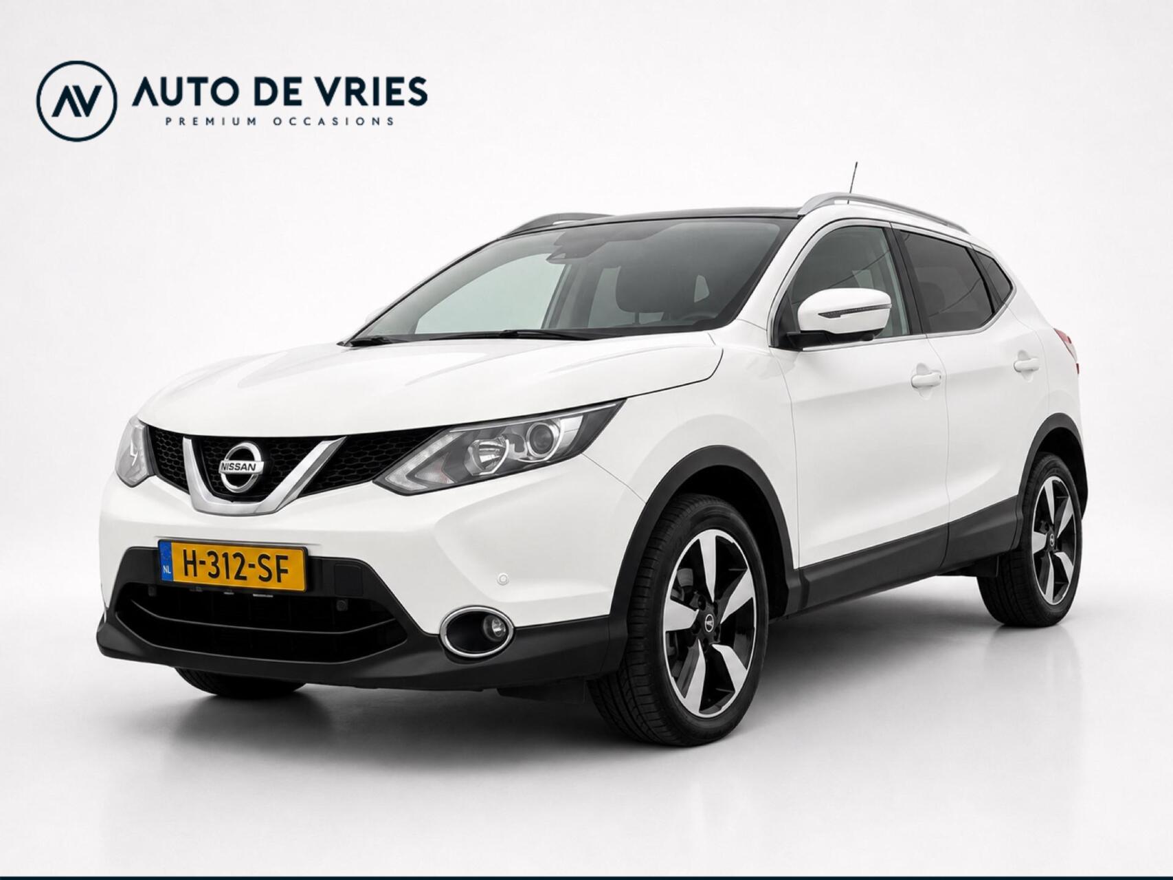 Nissan Nissan Qashqai 1.2 116pk N-Connecta | Navigatie | Panoramadak | 360 Camera | Trekhaak 2016 - voorkant