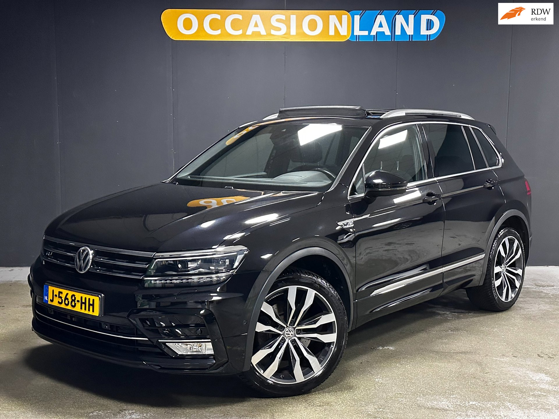 Volkswagen Tiguan 2.0 TSI 4Motion Highline R-LINE 220PK|PANO|TREKHAAK|CAMERA|LEDER|MEMORY|DYNAUDIO|HUD|ACC|CARPLAY|20INCH| 2017 - voorkant