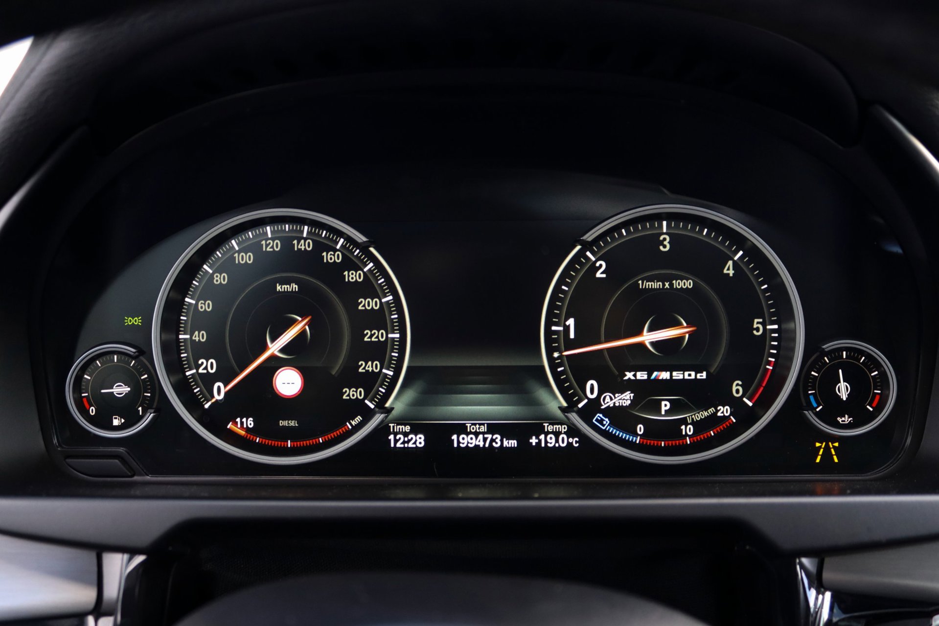Foto van BMW X6 M50d