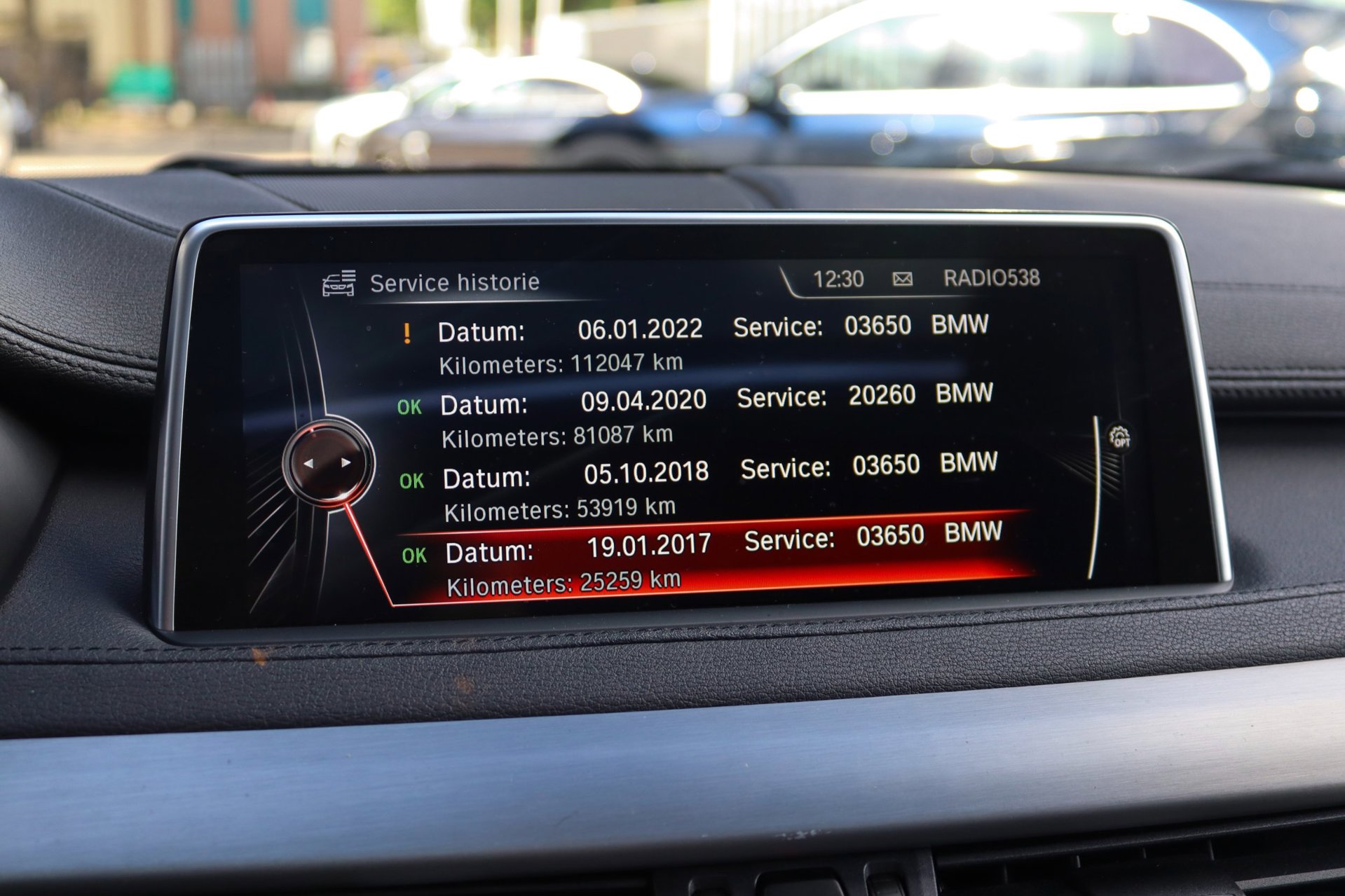 Foto van BMW X6 M50d
