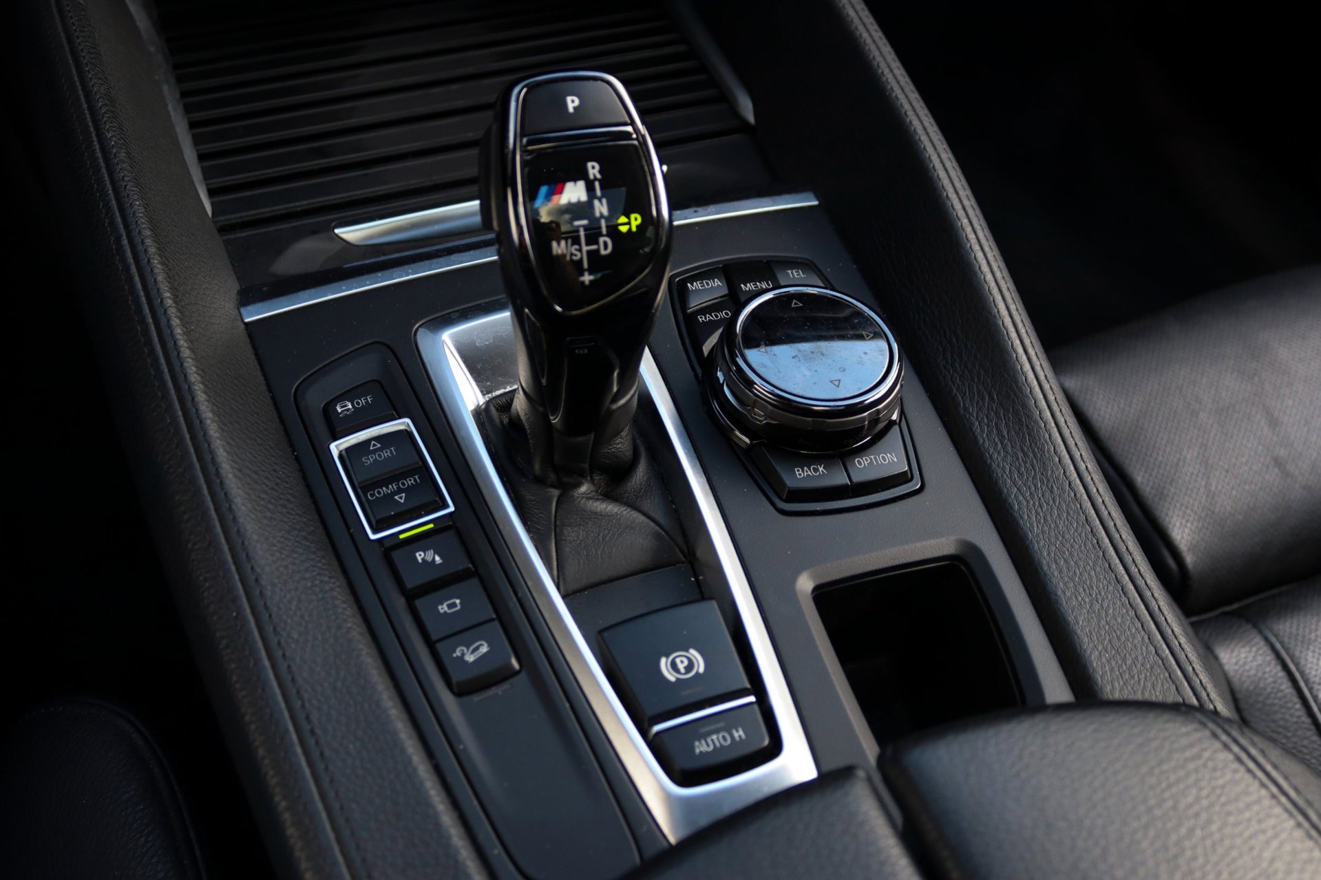 Foto van BMW X6 M50d
