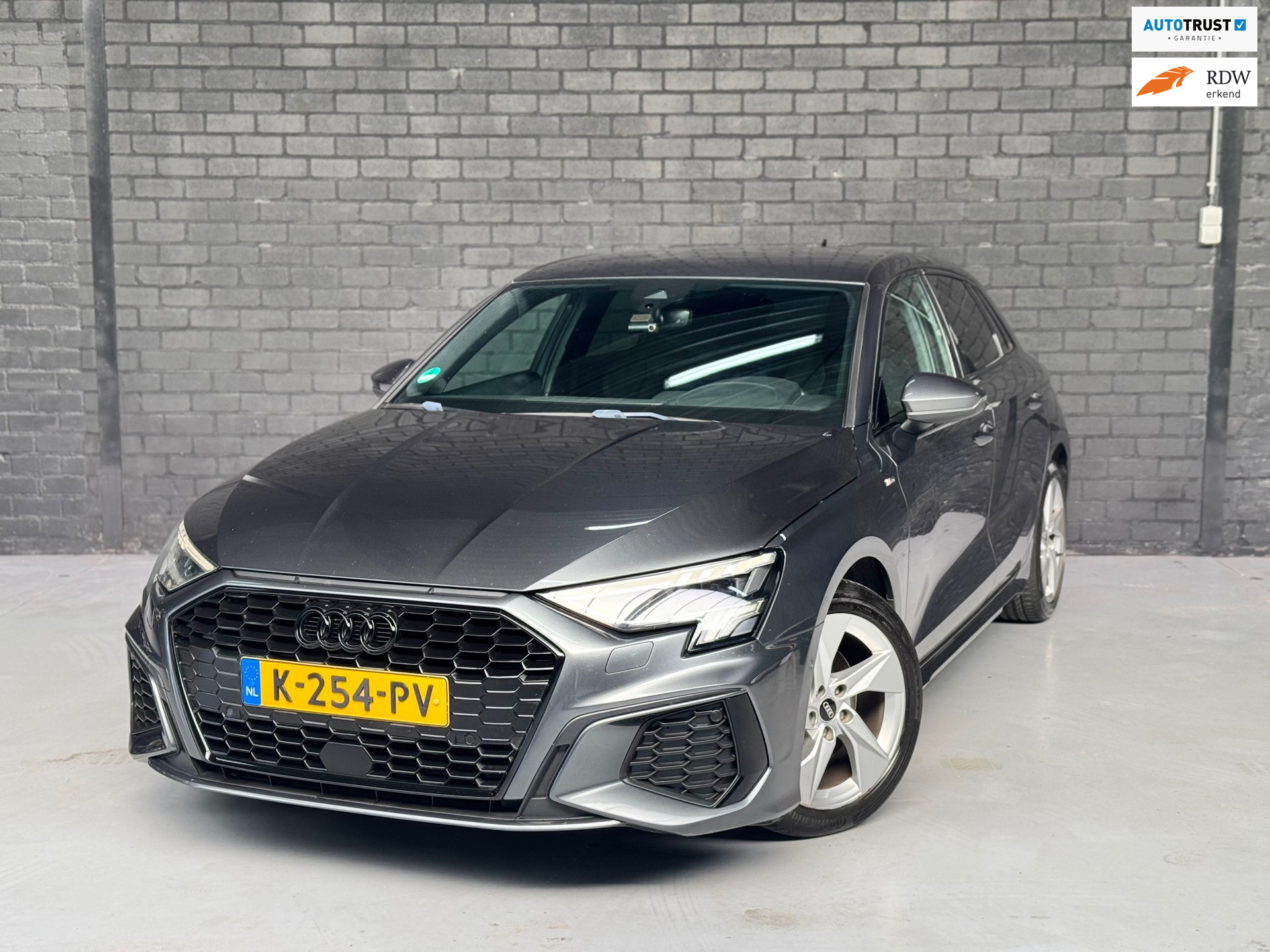 Audi A3 Sportback 30 TFSI S edition 2021 - voorkant