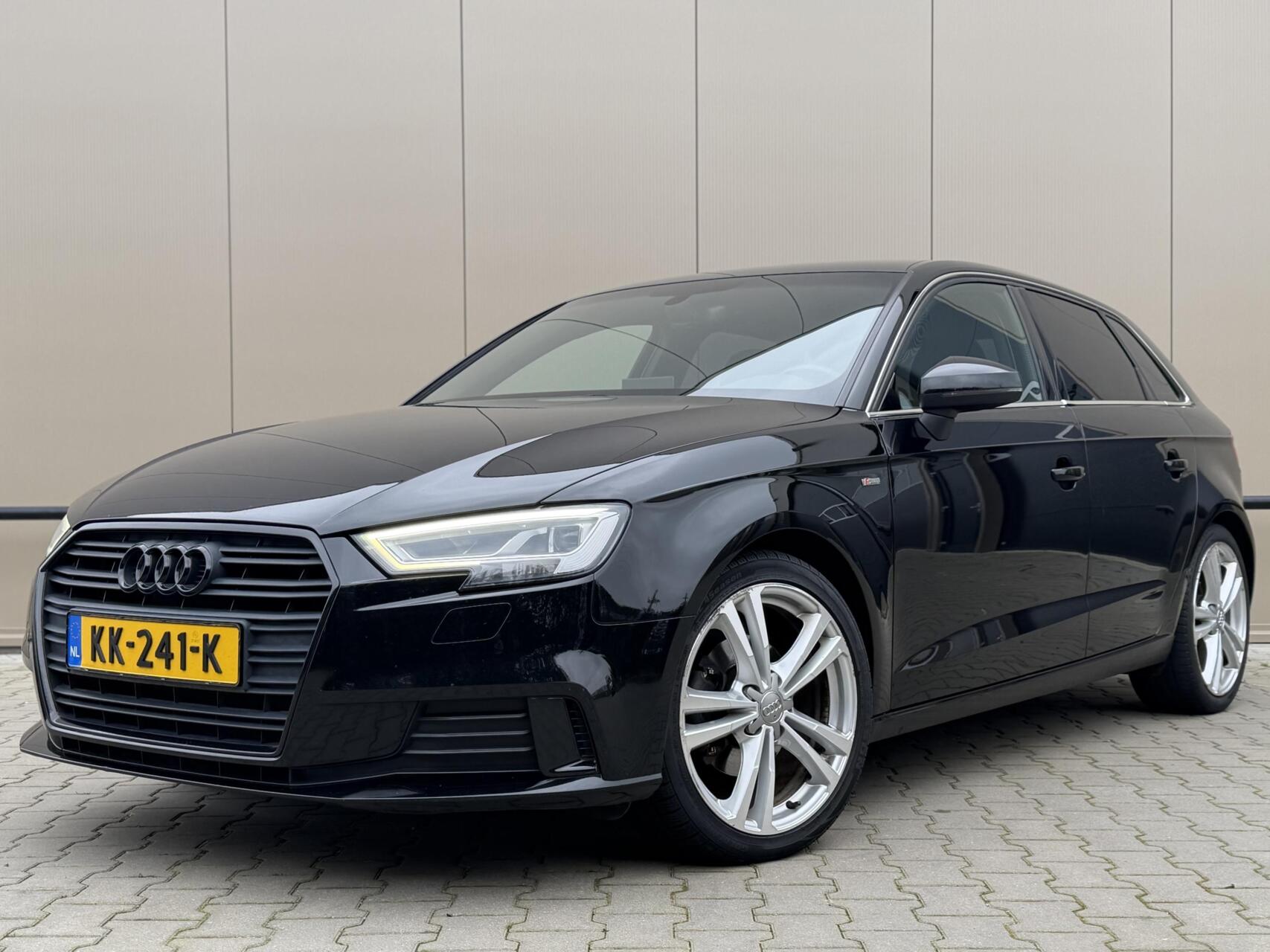 Audi A3 Sportback 1.0 TFSI S-line | 18” | LED | Dynamische knipperlichten 2016 - voorkant