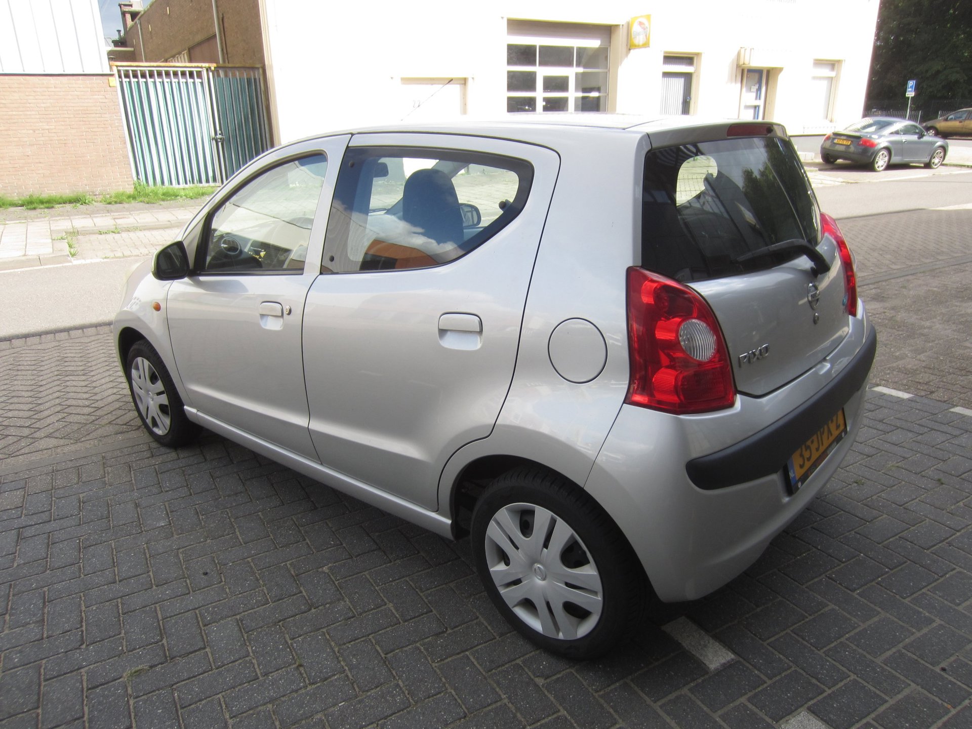 Foto van Nissan Pixo