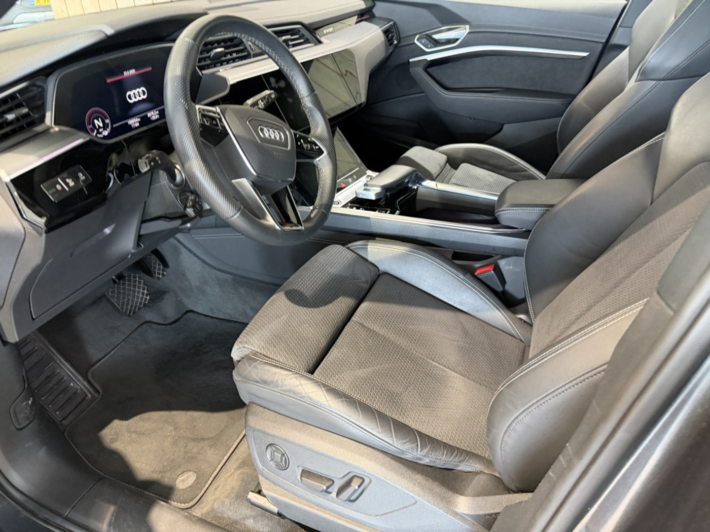 Foto van Audi E-tron 55