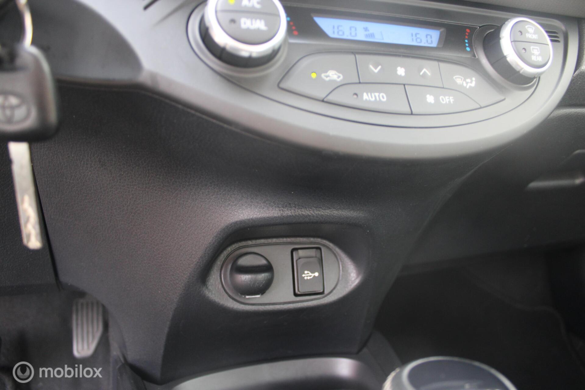 Foto van Toyota Toyota Yaris Hybrid