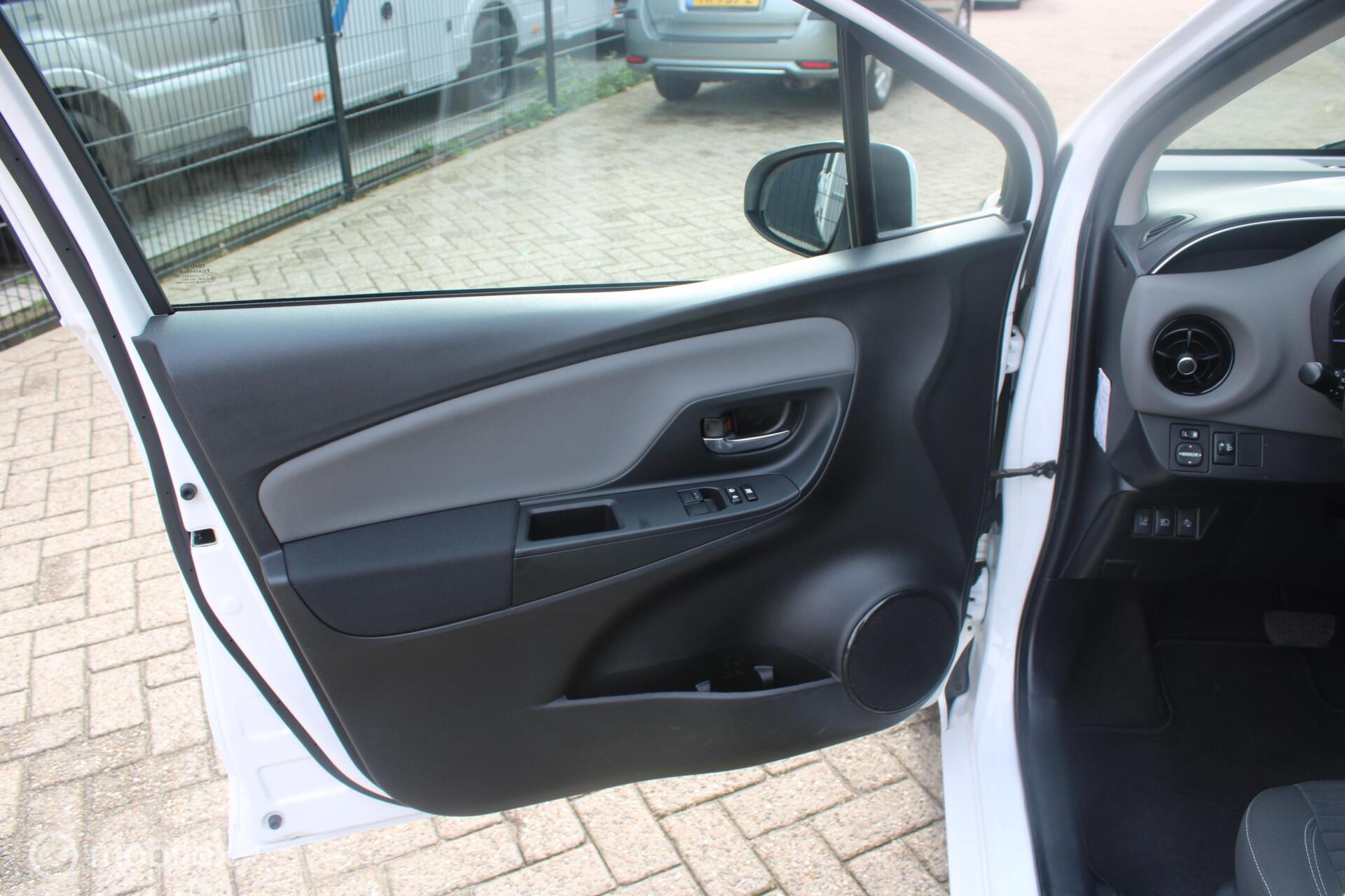 Foto van Toyota Toyota Yaris Hybrid