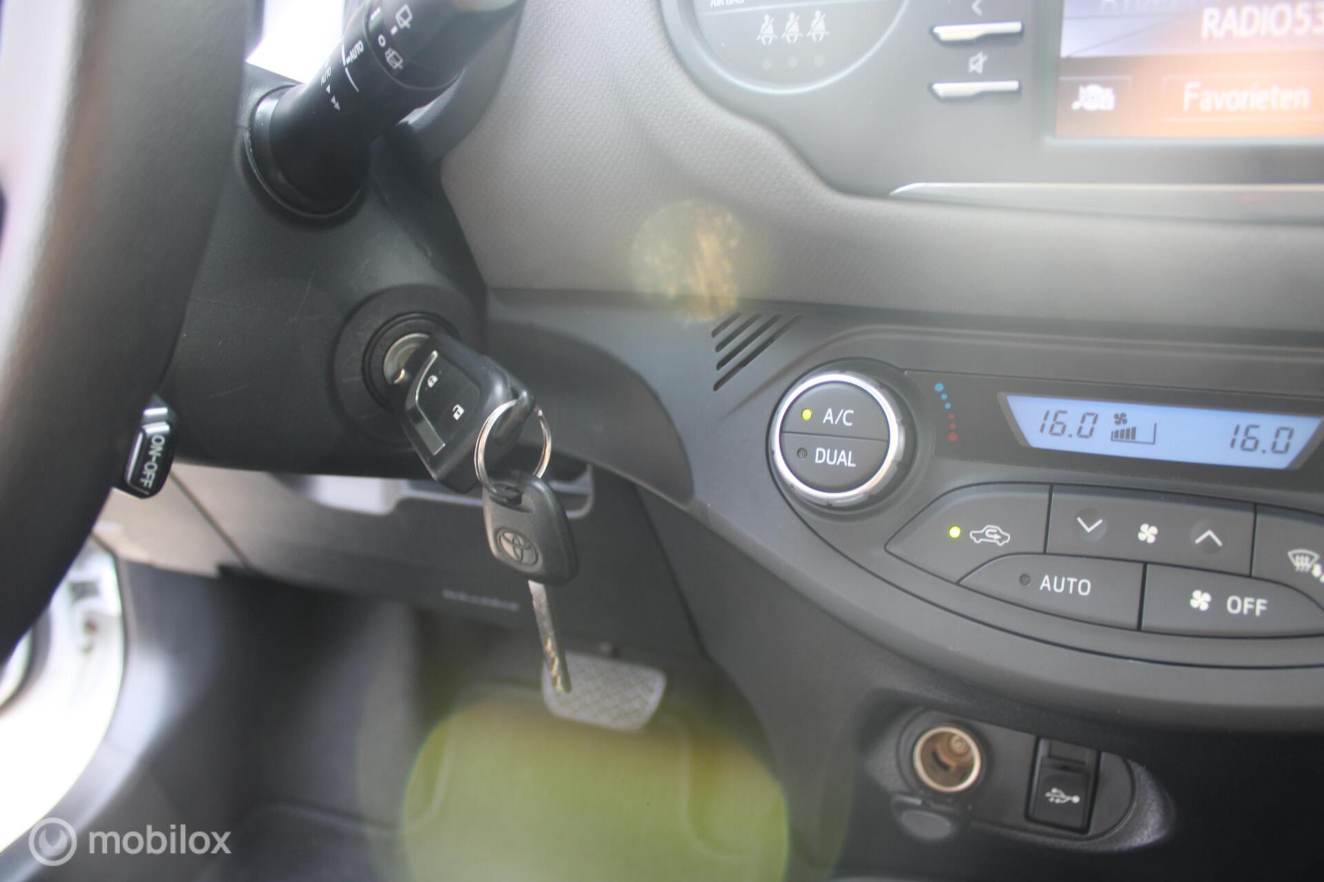 Foto van Toyota Toyota Yaris Hybrid